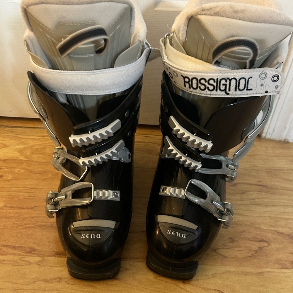 Rossignol Black and Silver Ski Boots 7.5
